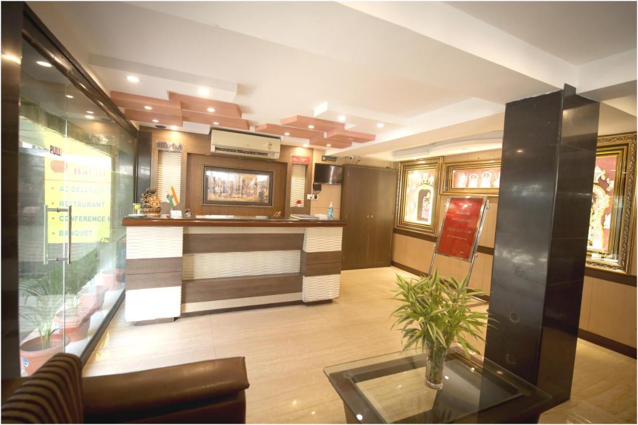 Apples Balaji Inn Силигури Экстерьер фото
