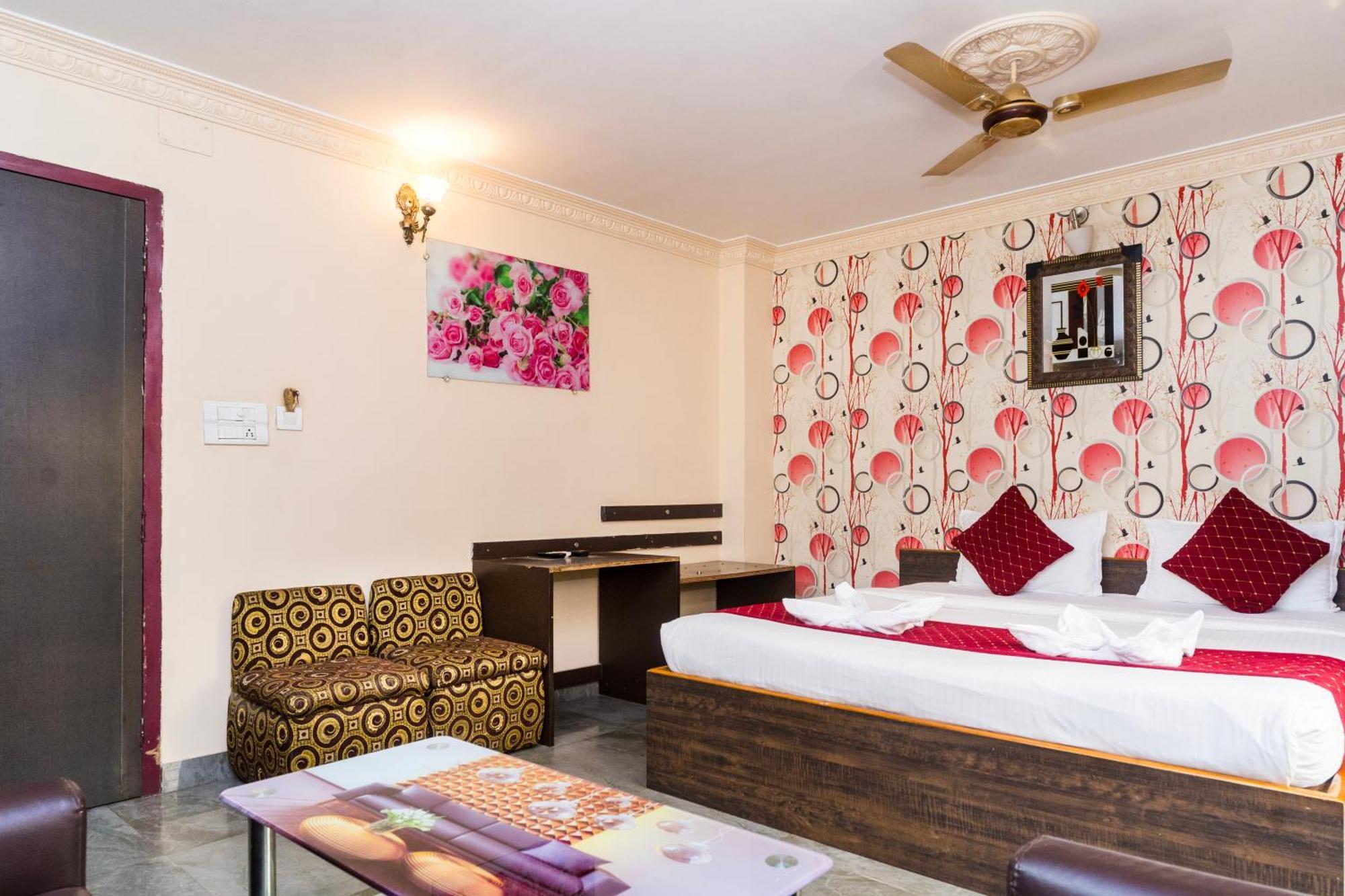 Apples Balaji Inn Силигури Экстерьер фото