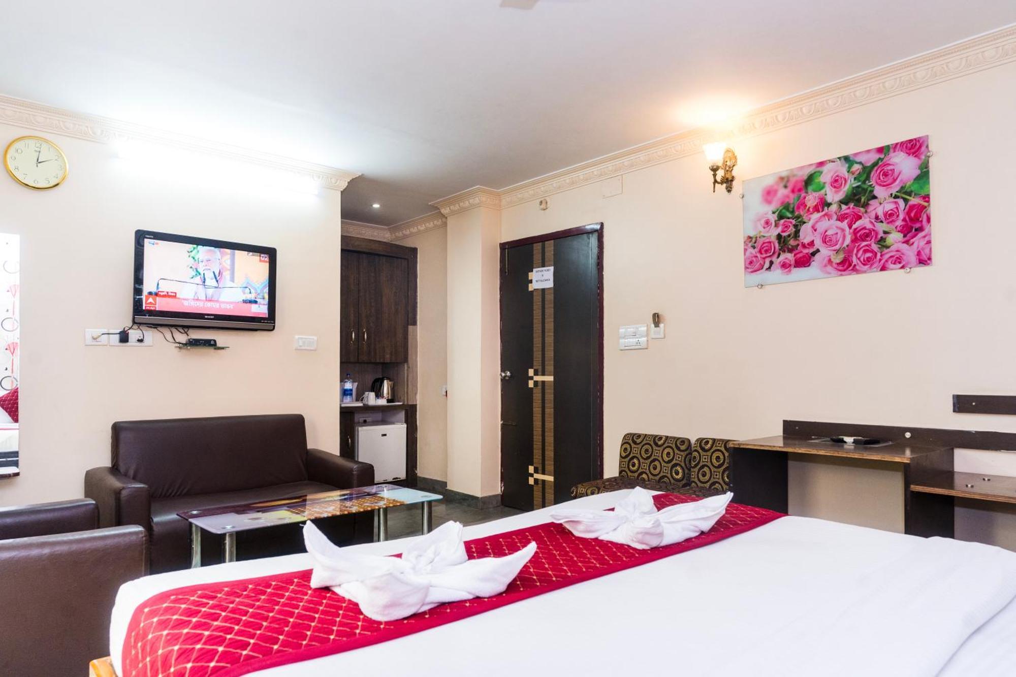 Apples Balaji Inn Силигури Экстерьер фото
