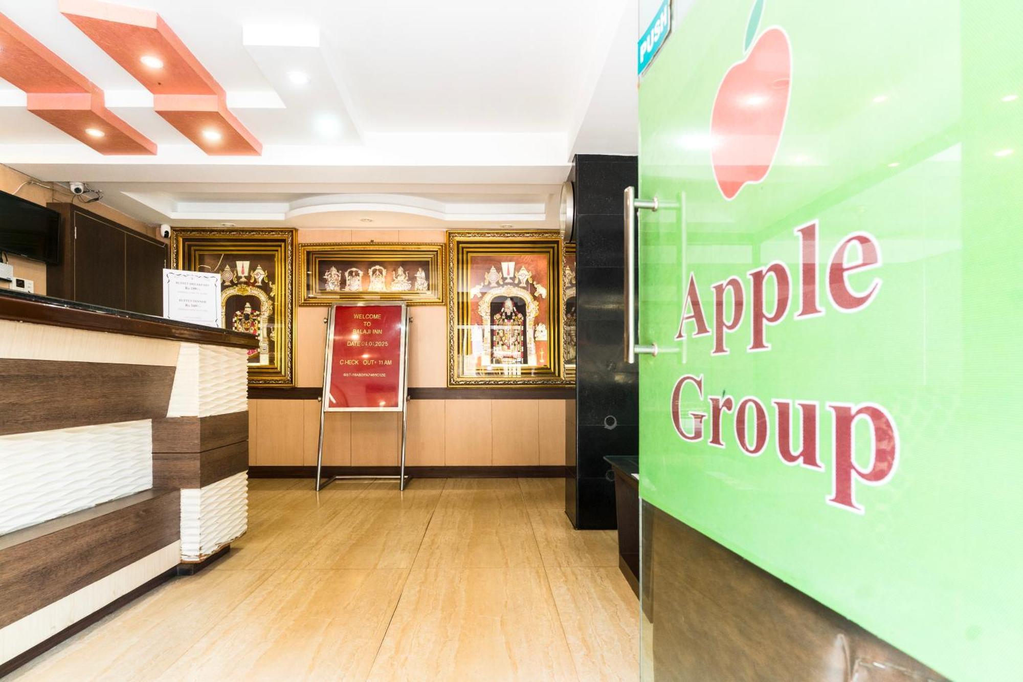 Apples Balaji Inn Силигури Экстерьер фото