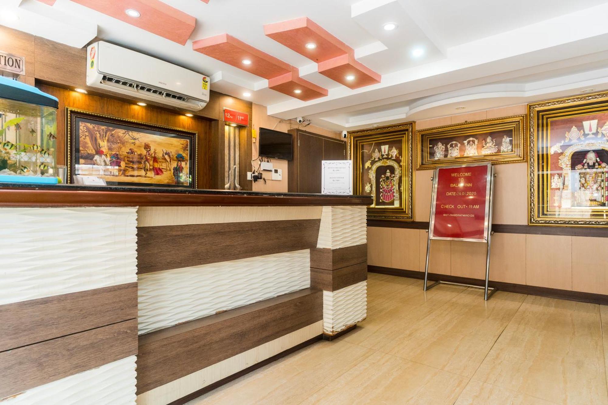 Apples Balaji Inn Силигури Экстерьер фото