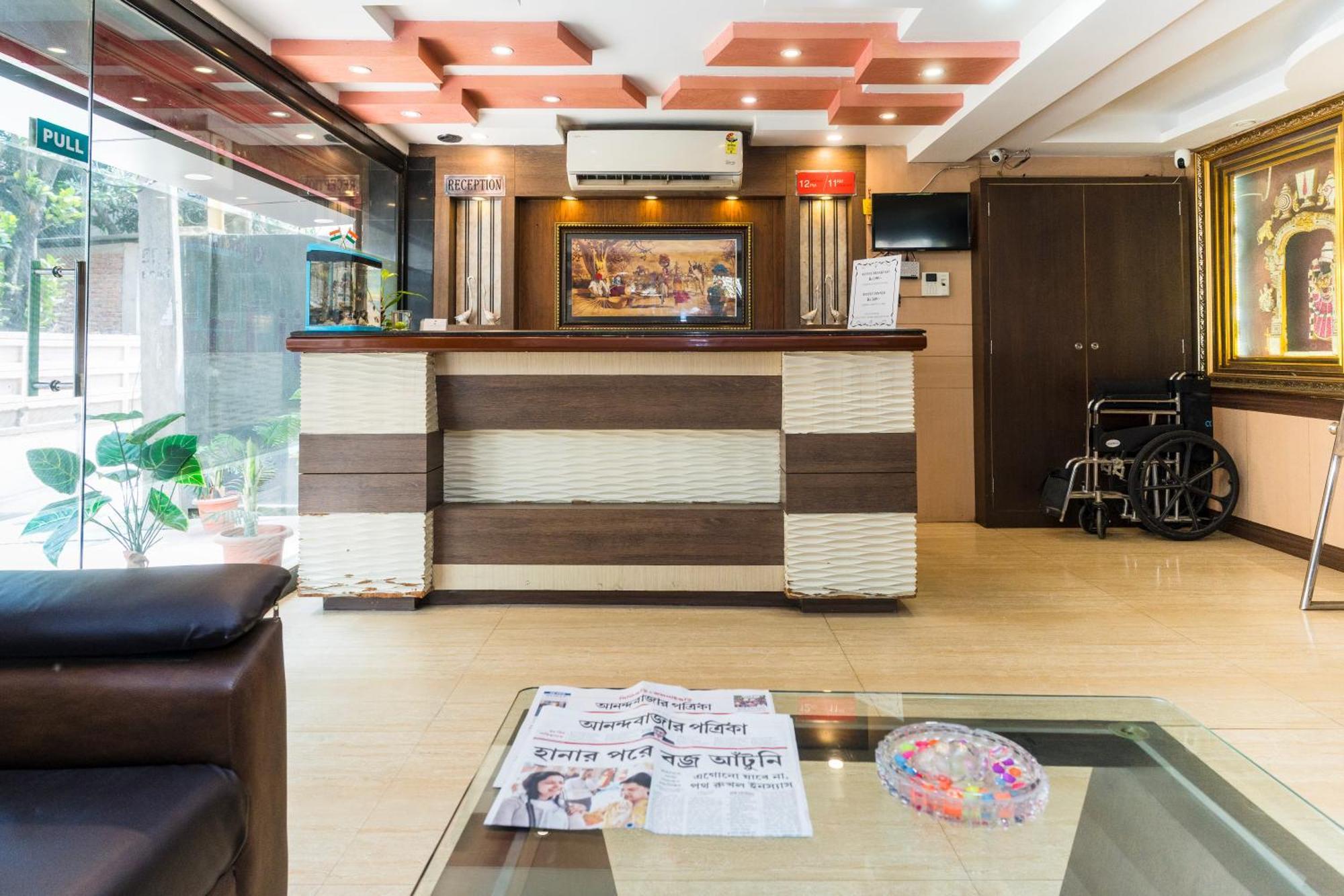 Apples Balaji Inn Силигури Экстерьер фото